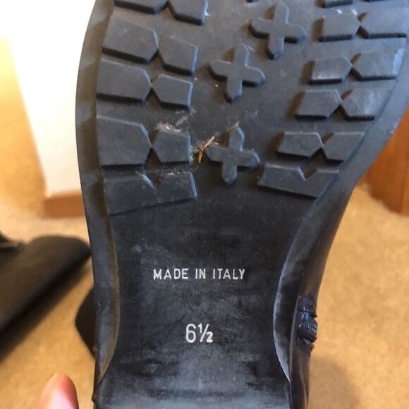 𝅺Aquatalia mid calf black leather boots - Picture 7 of 13